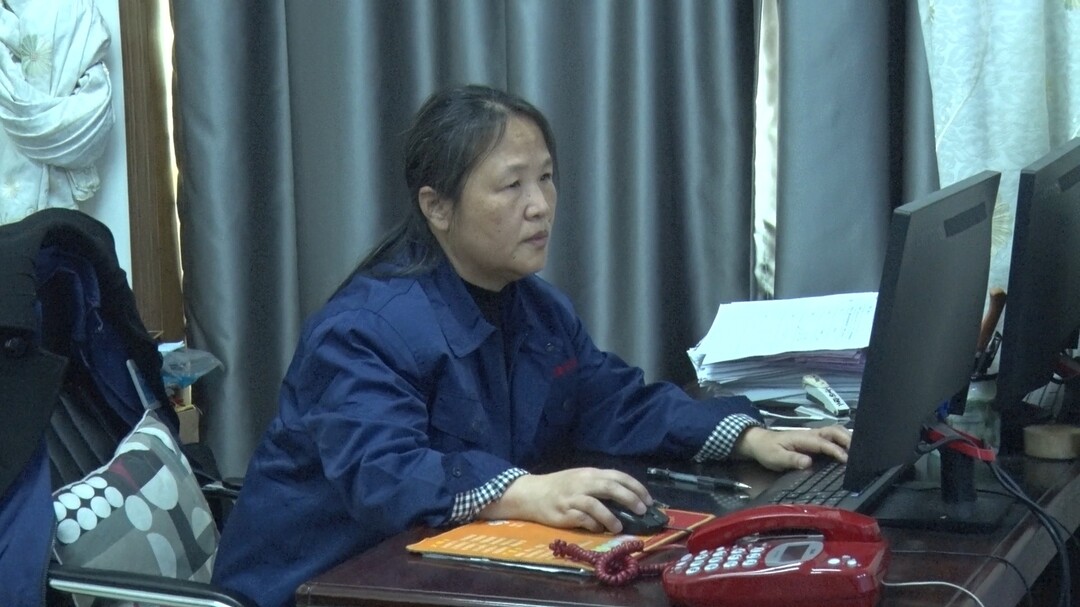 劳动光辉耀蓉城｜刘峰：绽放巾帼力量 为企业发展添砖加瓦
