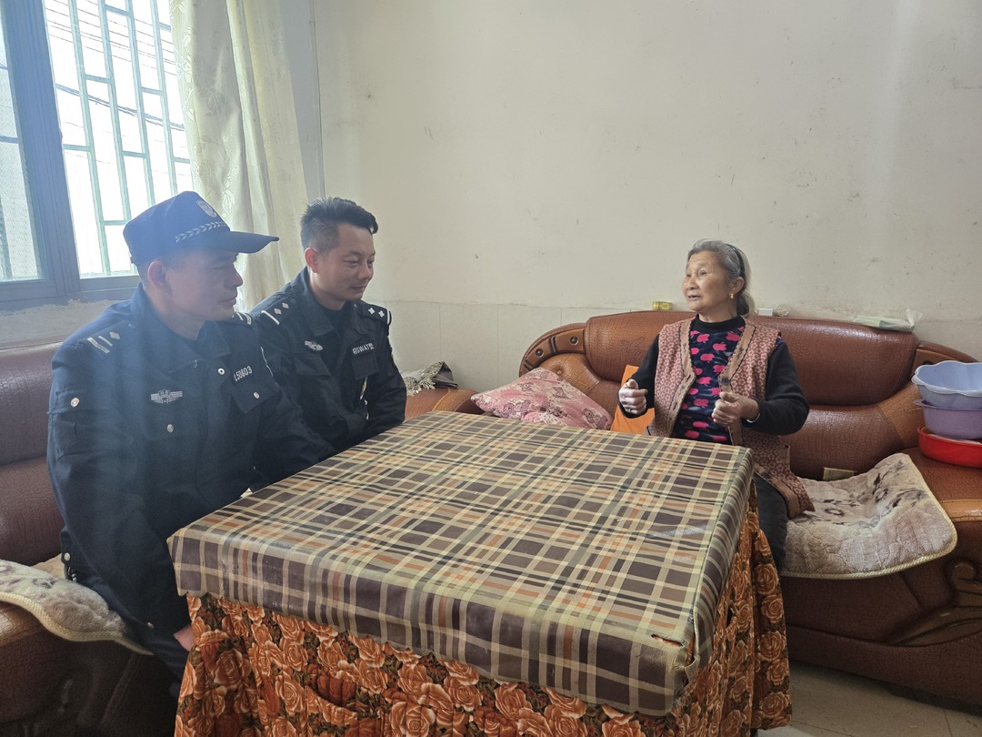 患病村民走失山林   民警携警犬13小时紧急寻回