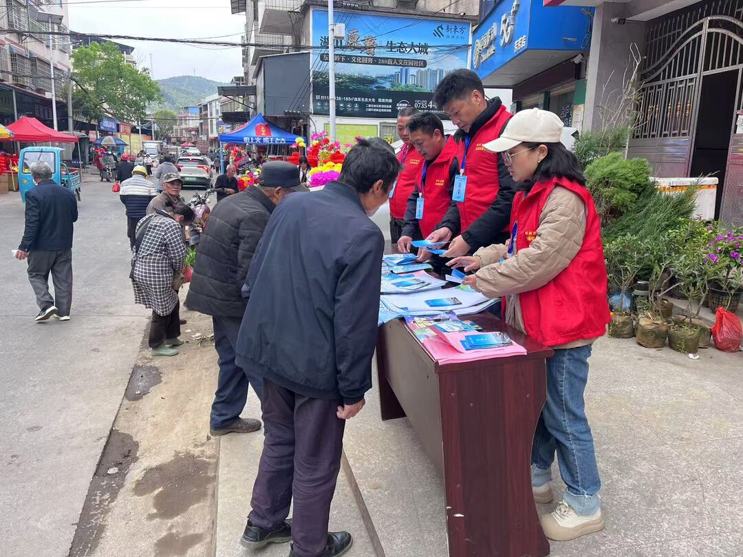 “舂”在一线 守护安全---舂陵江镇联合市县开展道路安全专项整治行动