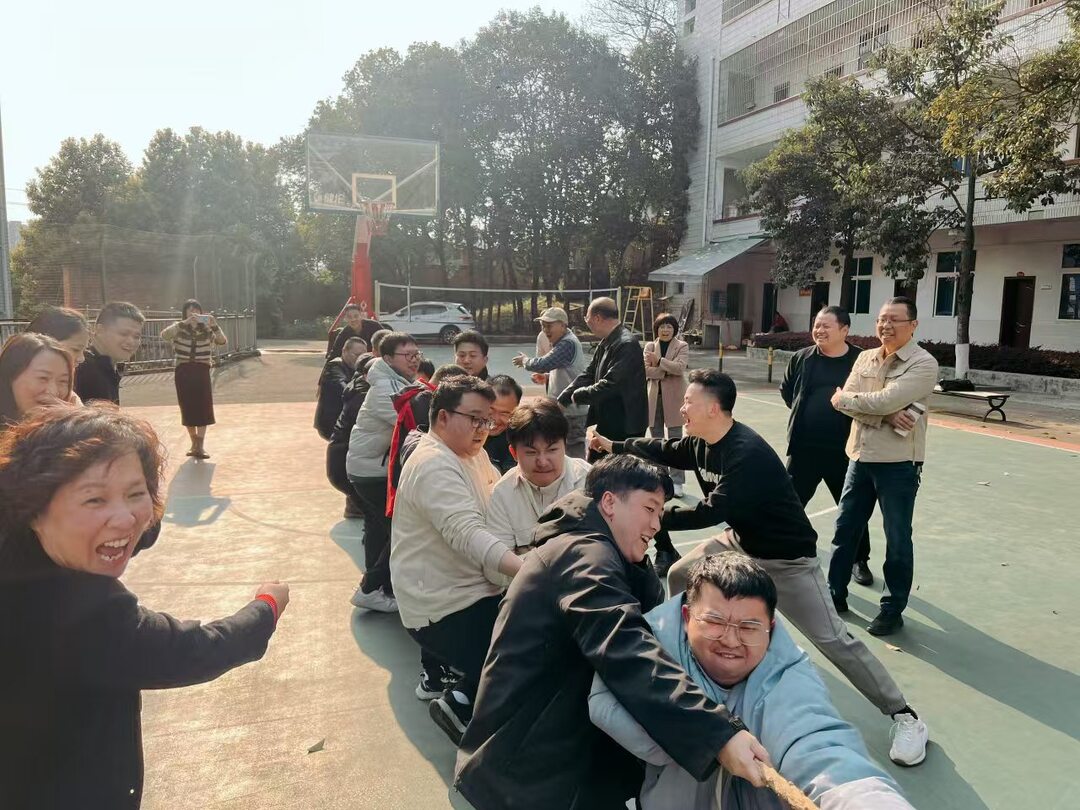 聚力展风采 拼搏促奋进 ——县委党校2025年主体班拔河友谊赛圆满举行