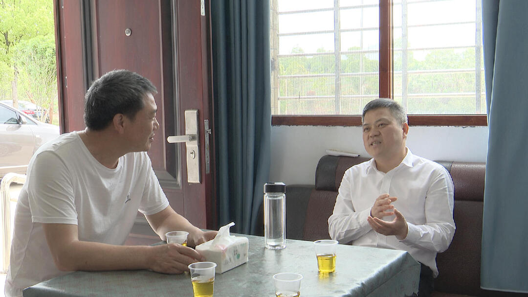 锲而不舍落实中央八项规定精神｜巫初华调研基层治理和深入贯彻中央八项规定精神学习教育开展情况