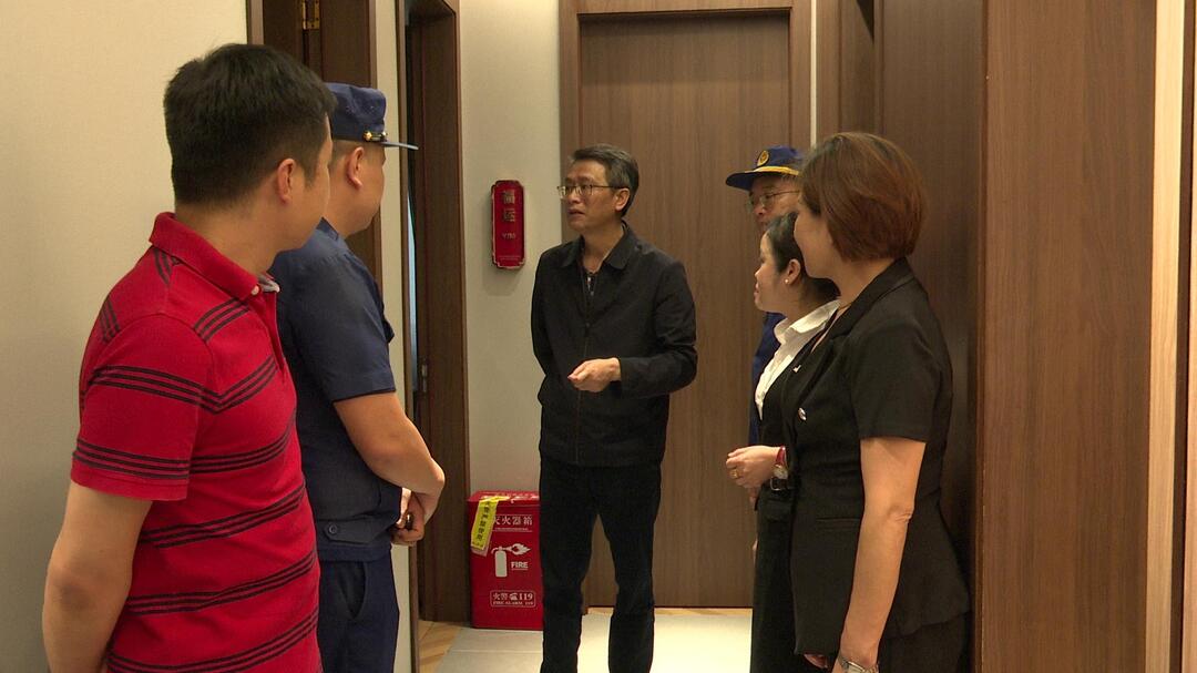 县领导调研安全生产和消防安全工作