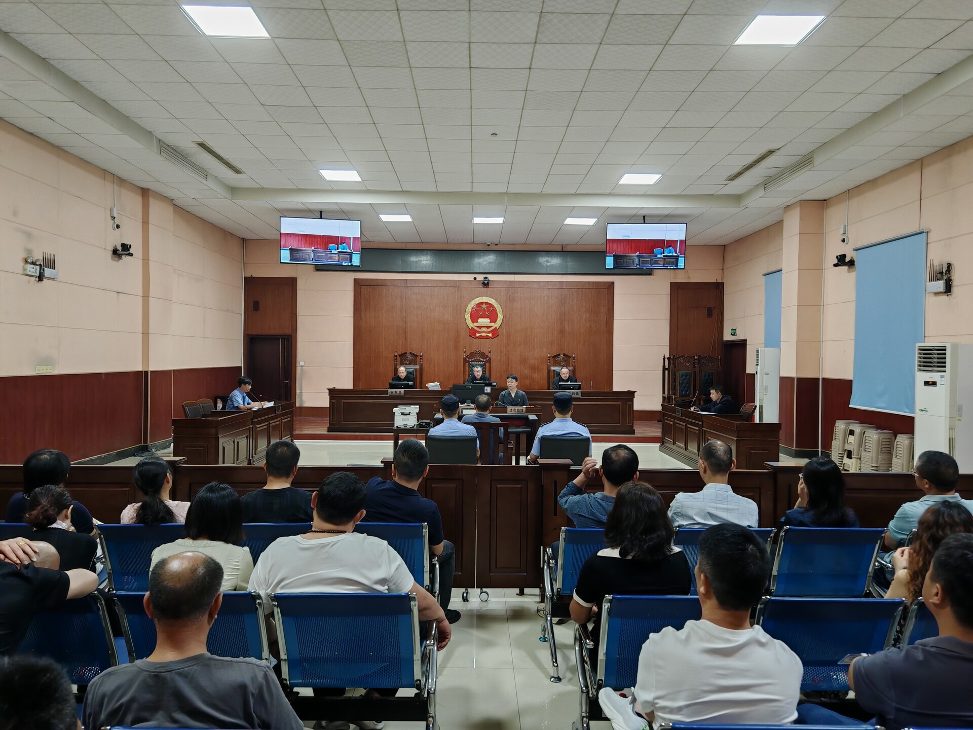 “课堂”搬进法庭  警示入脑入心