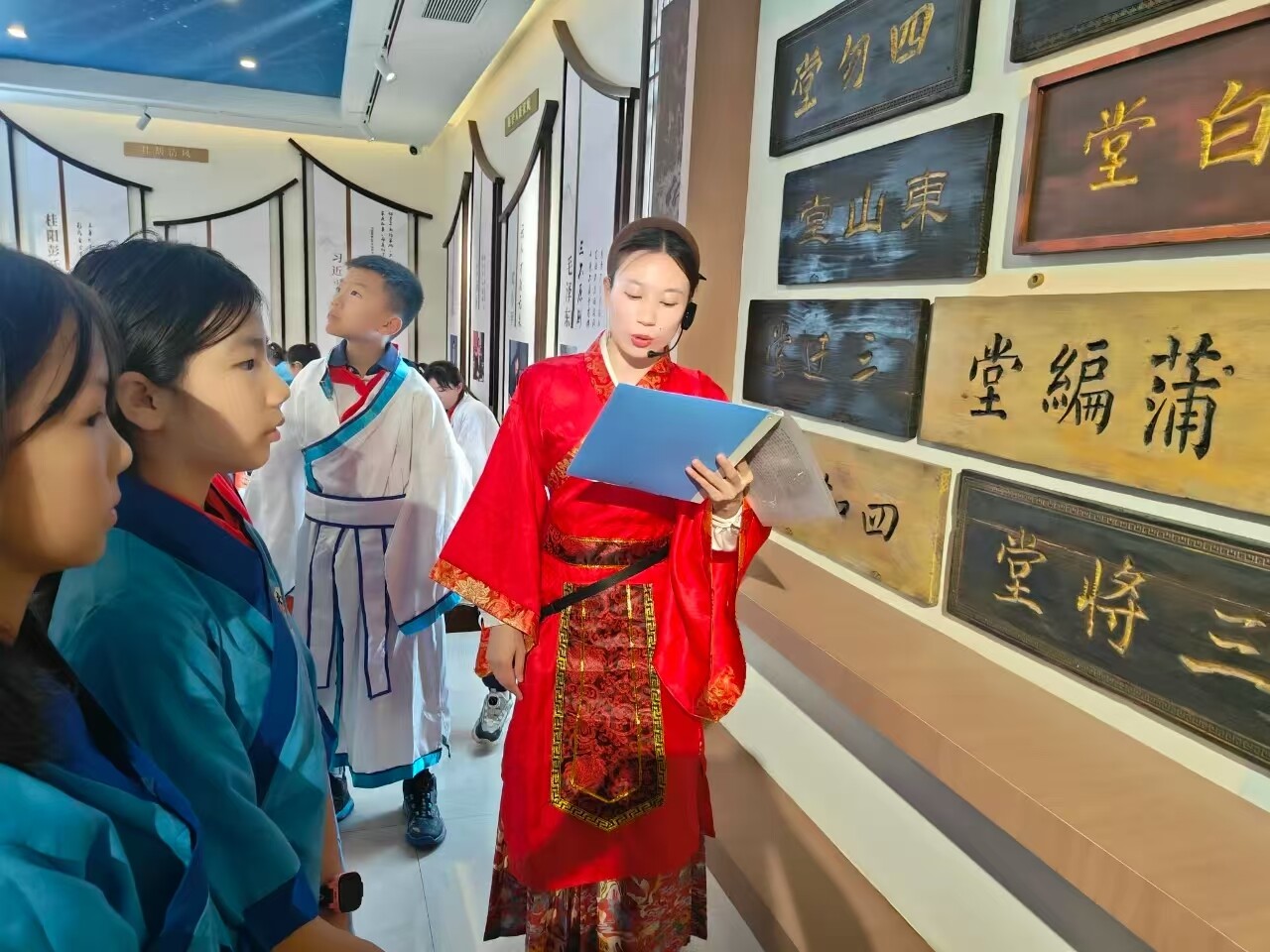 县妇联开展“涵养好家风 共筑家国梦”家风故事宣讲活动