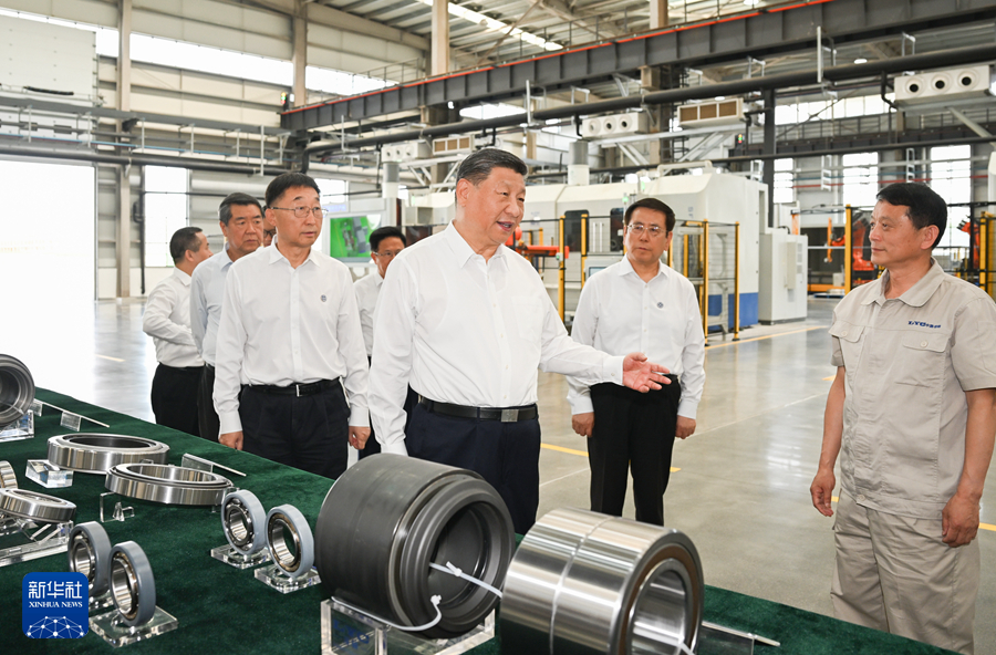 习近平：坚定信心推动高质量发展高效能治理 奋力谱写中原大地推进中国式现代化新篇章