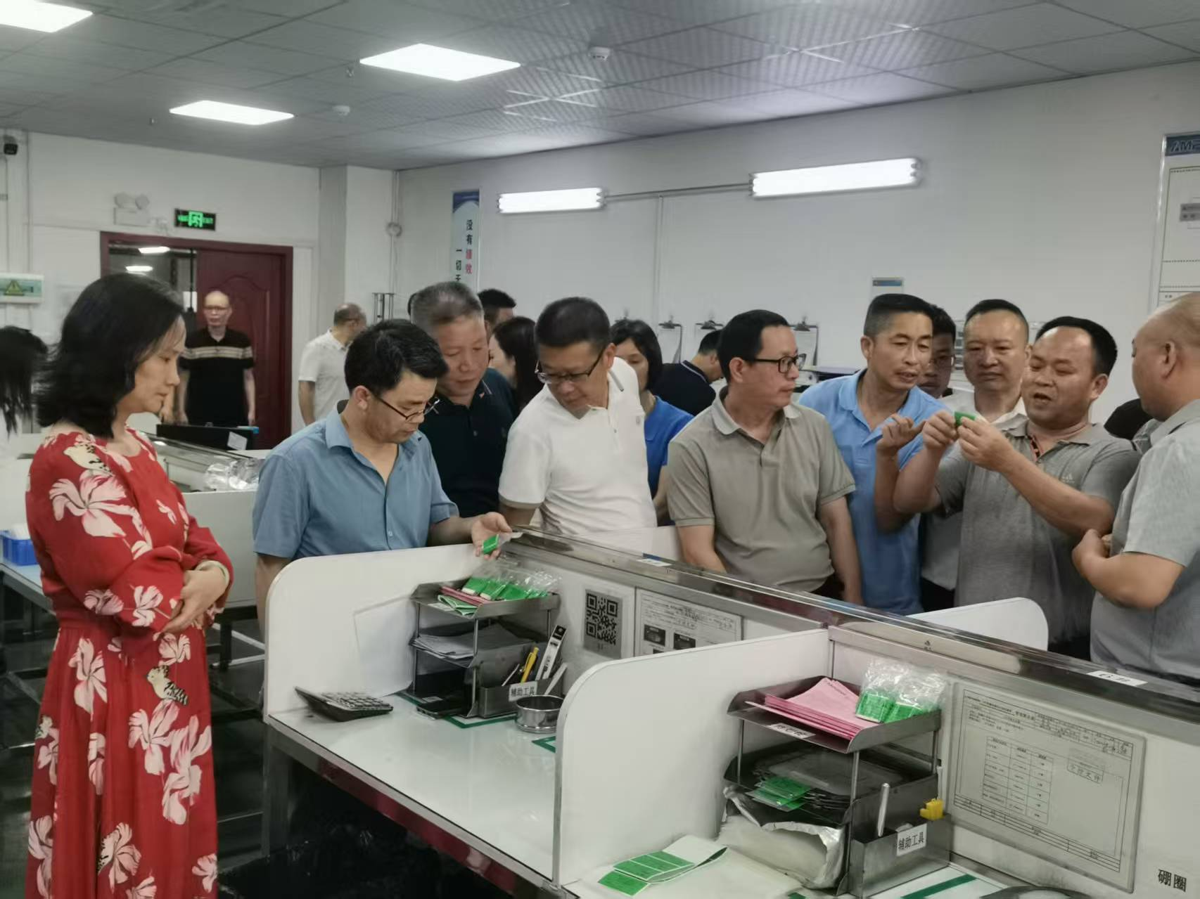 縣委黨校2025年科干二班到工業(yè)園等地學(xué)習(xí)參觀