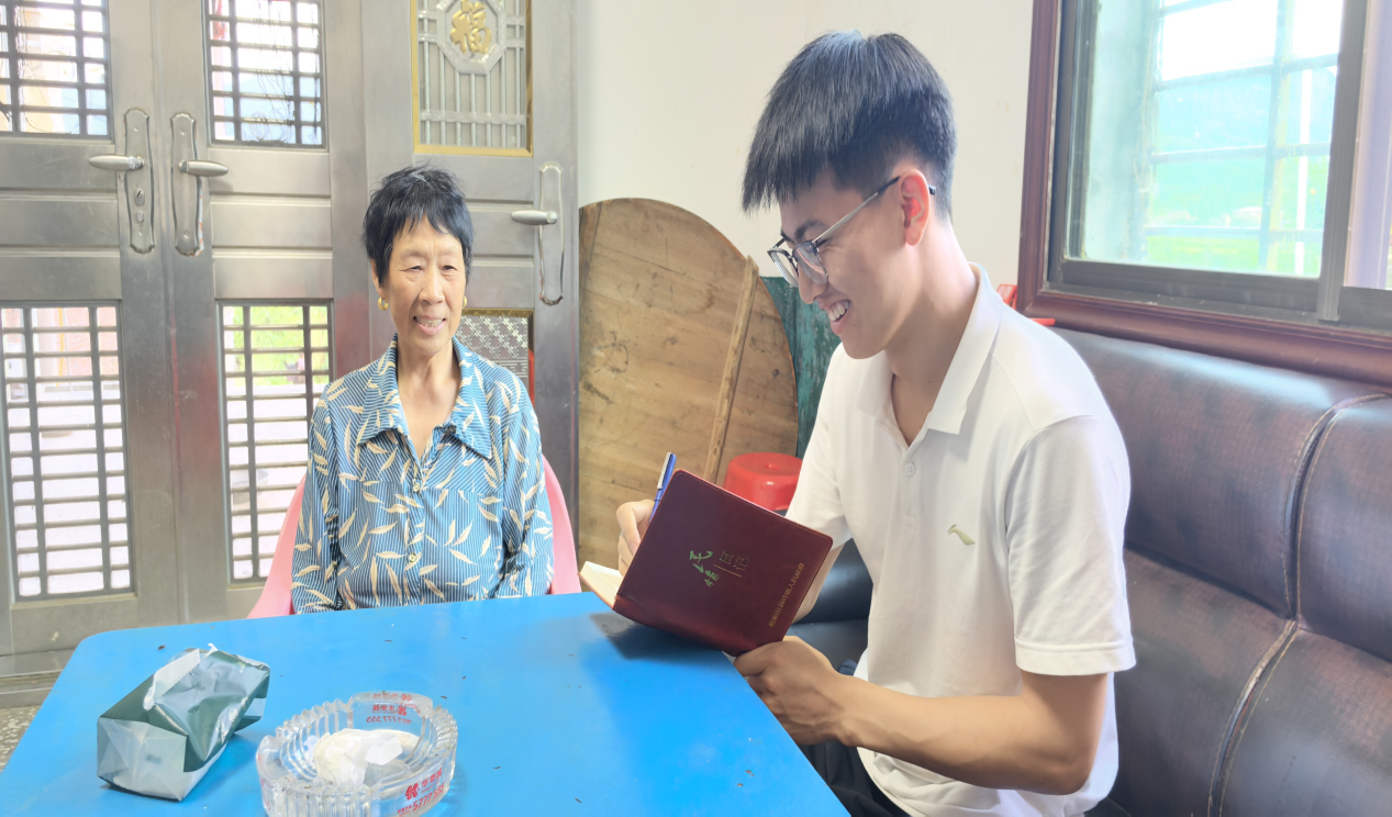 荷叶镇：将“民情日记”写在群众心坎里