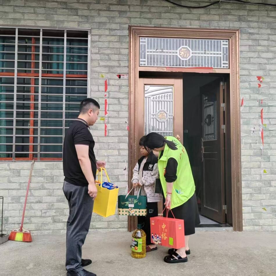 太和镇：六一慰问暖童心 精准帮扶护成长