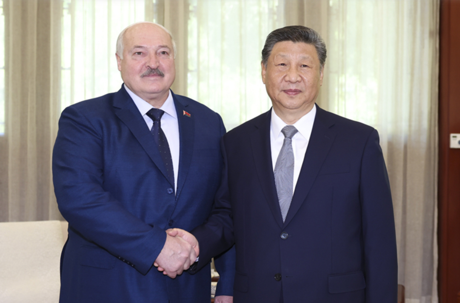 习近平会见白俄罗斯总统卢卡申科
