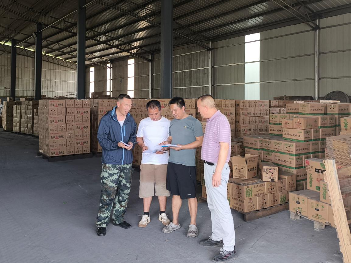 荷叶镇：“三进”宣传入人心 生态环境共守护