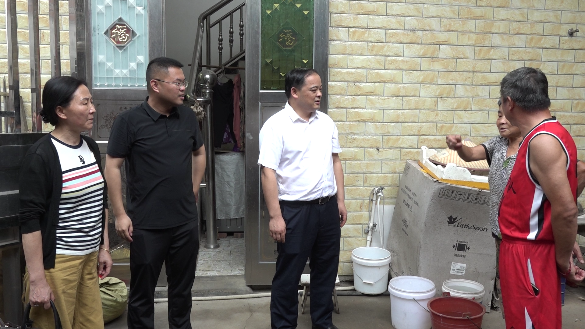 李志強(qiáng)調(diào)研農(nóng)村安全飲水工作