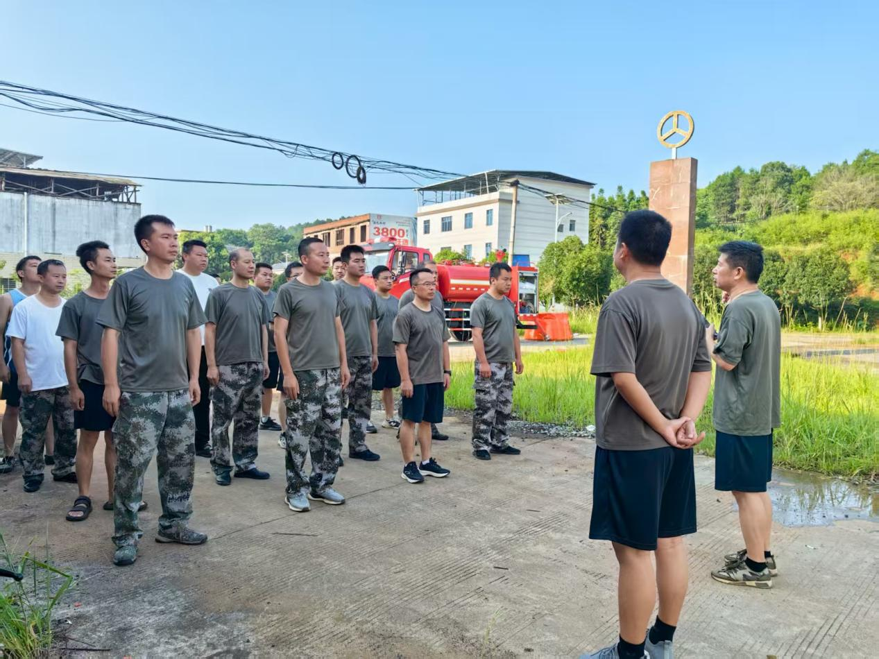 敖泉镇：开展消防车实操培训 锻造应急救援“硬实力”