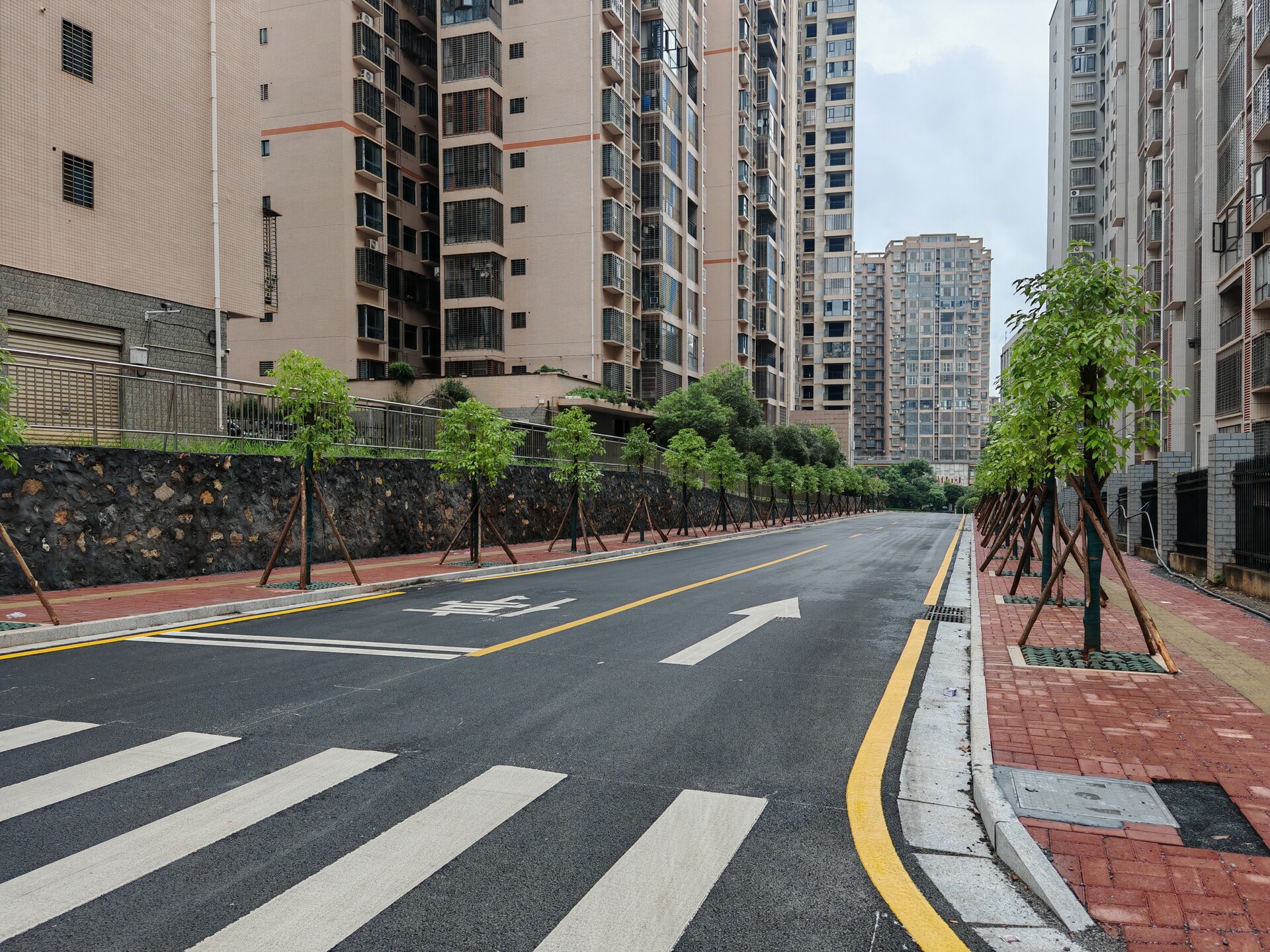 践初心 办实事｜小区排水防涝管网改造完工  市民点赞生活品质升级