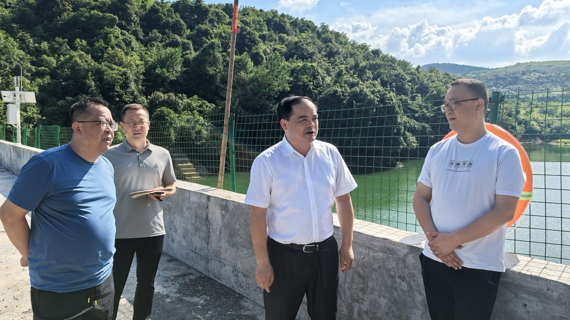 李志强调研农村安全饮水工作