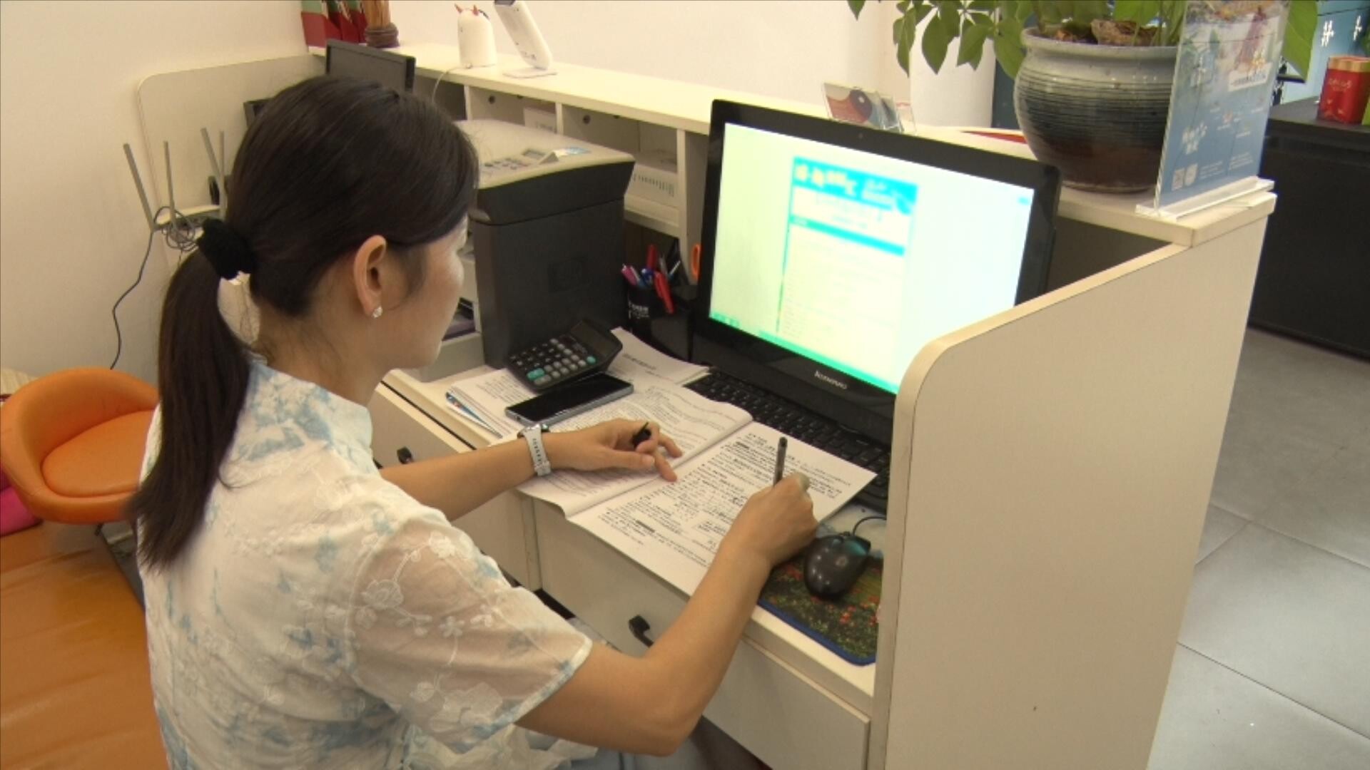  我县迎来暑期旅游热  多元线路满足不同需求