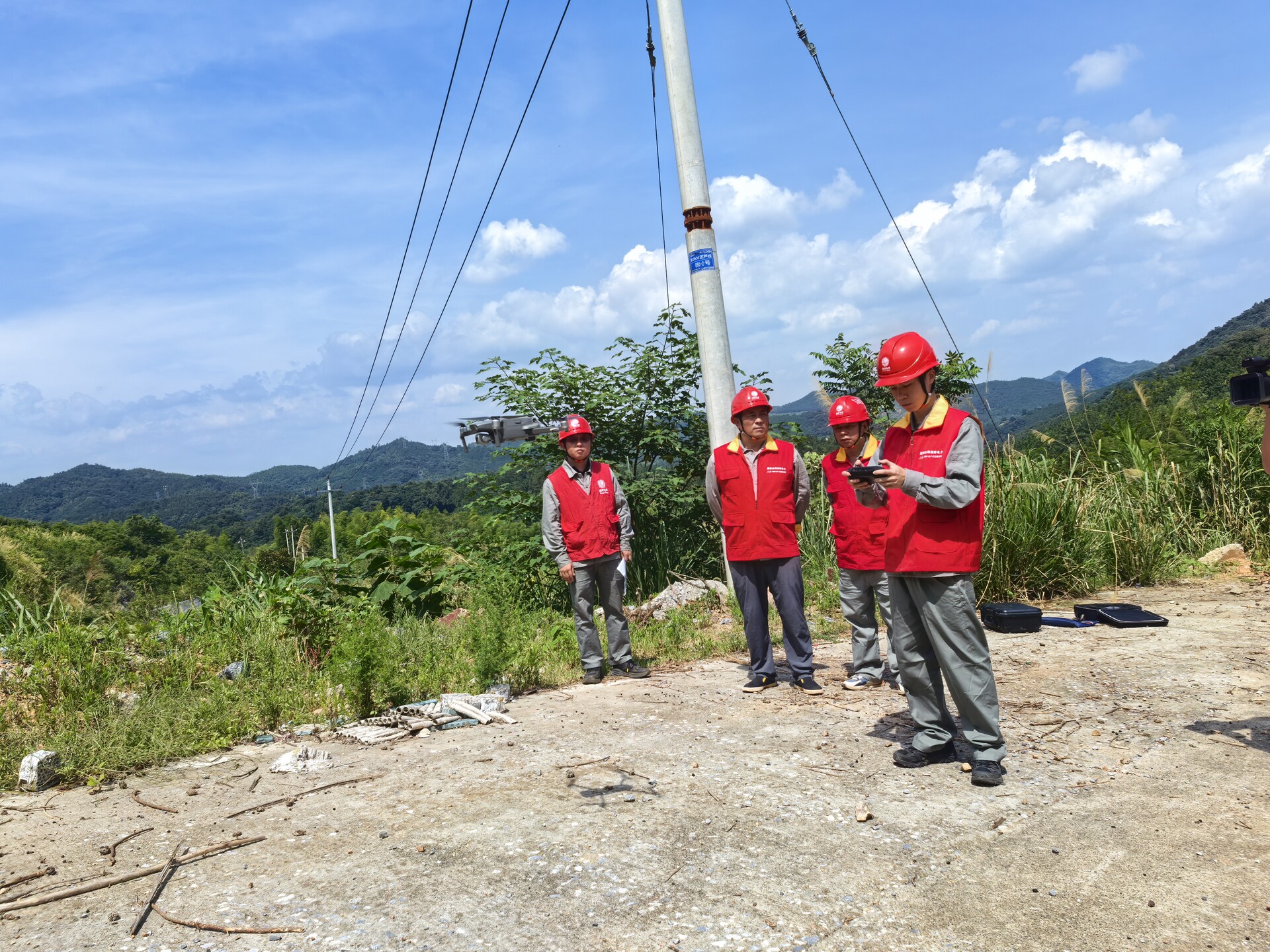 高溫下的勞動(dòng)者丨電力人：不畏“烤”驗(yàn)  用汗水筑牢供電防線
