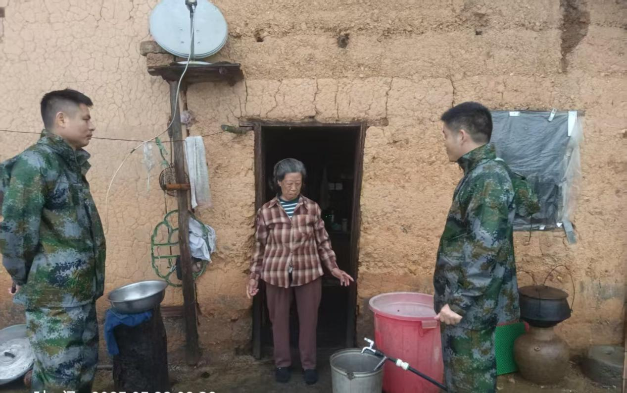 欧阳海镇：基干民兵闻“汛”即动 干群同心打赢台风“杨柳”防御战