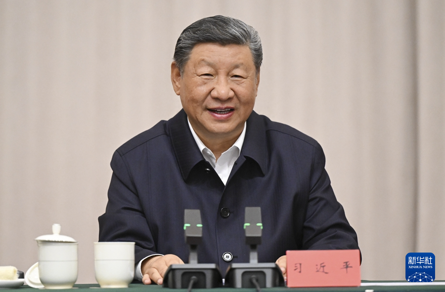 习近平：全面贯彻新时代党的治藏方略 努力建设团结富裕文明和谐美丽的社会主义现代化新西藏