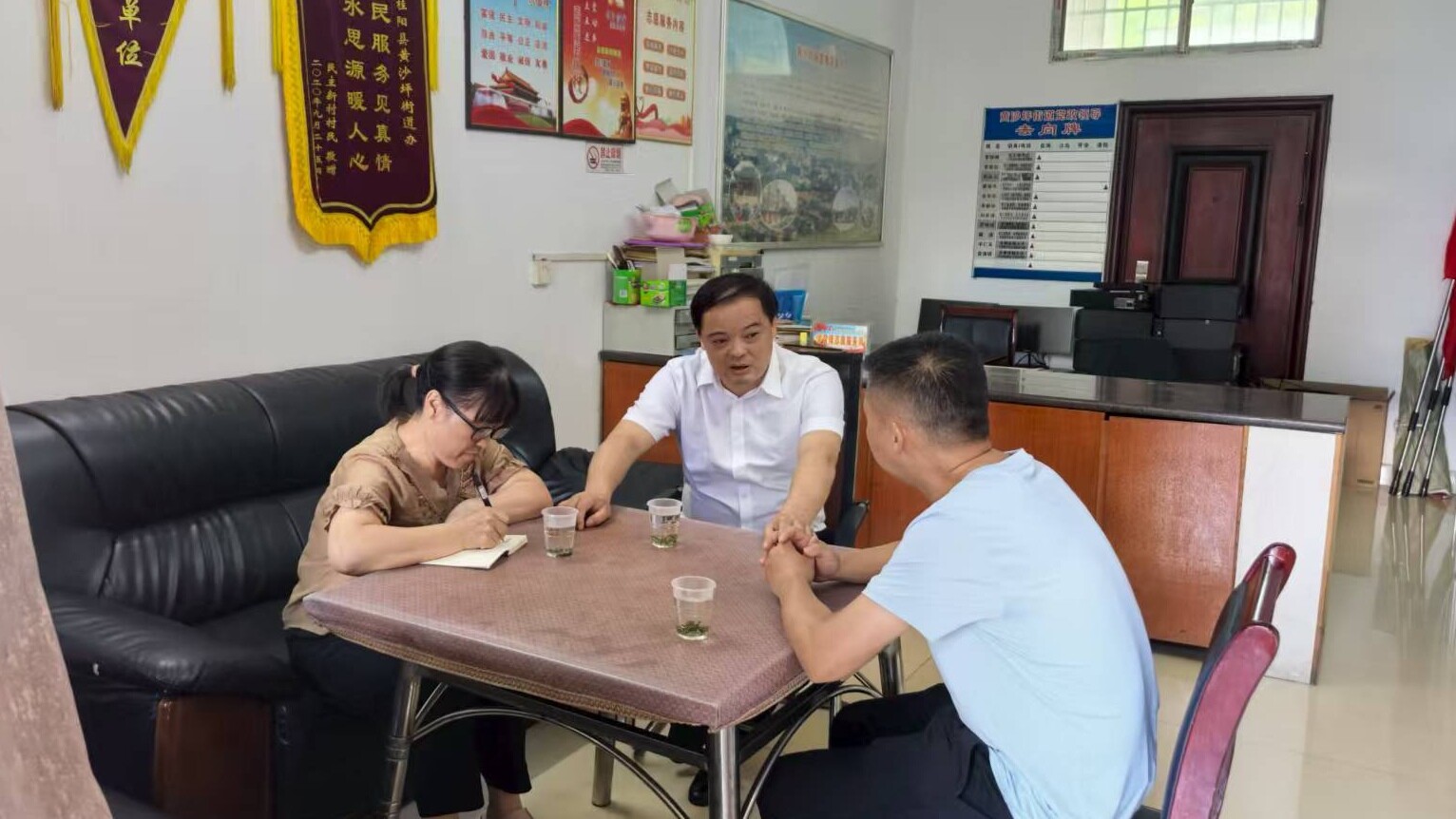 李志強(qiáng)調(diào)研秸稈有序焚燒工作