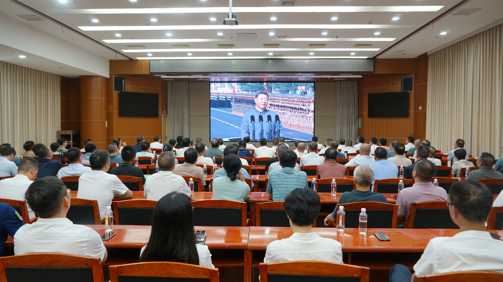 纪念中国人民抗日战争暨世界反法西斯战争胜利80周年｜我县集中收听收看纪念中国人民抗日战争暨世界反法西斯战争胜利80周年大会