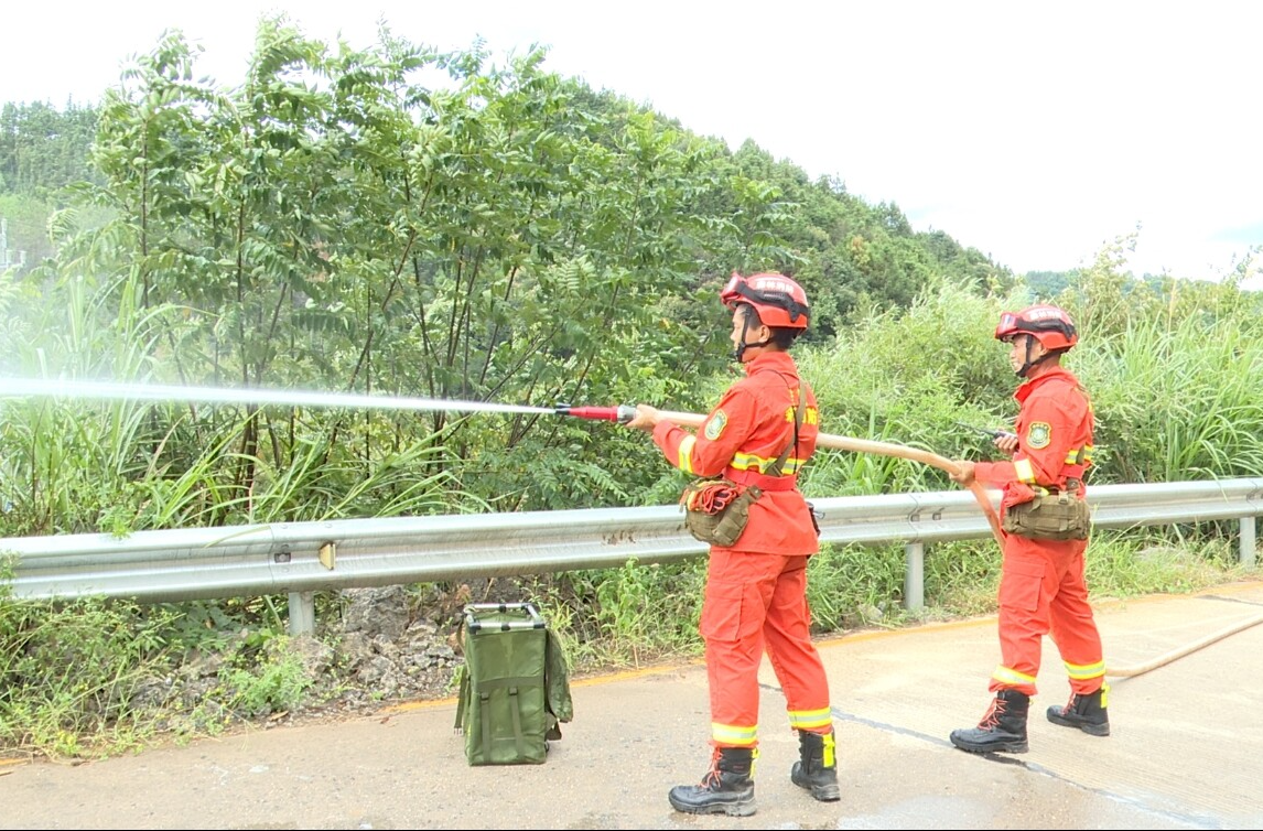 我縣開展森林消防隊伍撲救能力實測工作 錘煉實戰(zhàn)硬功筑牢生態(tài)屏障