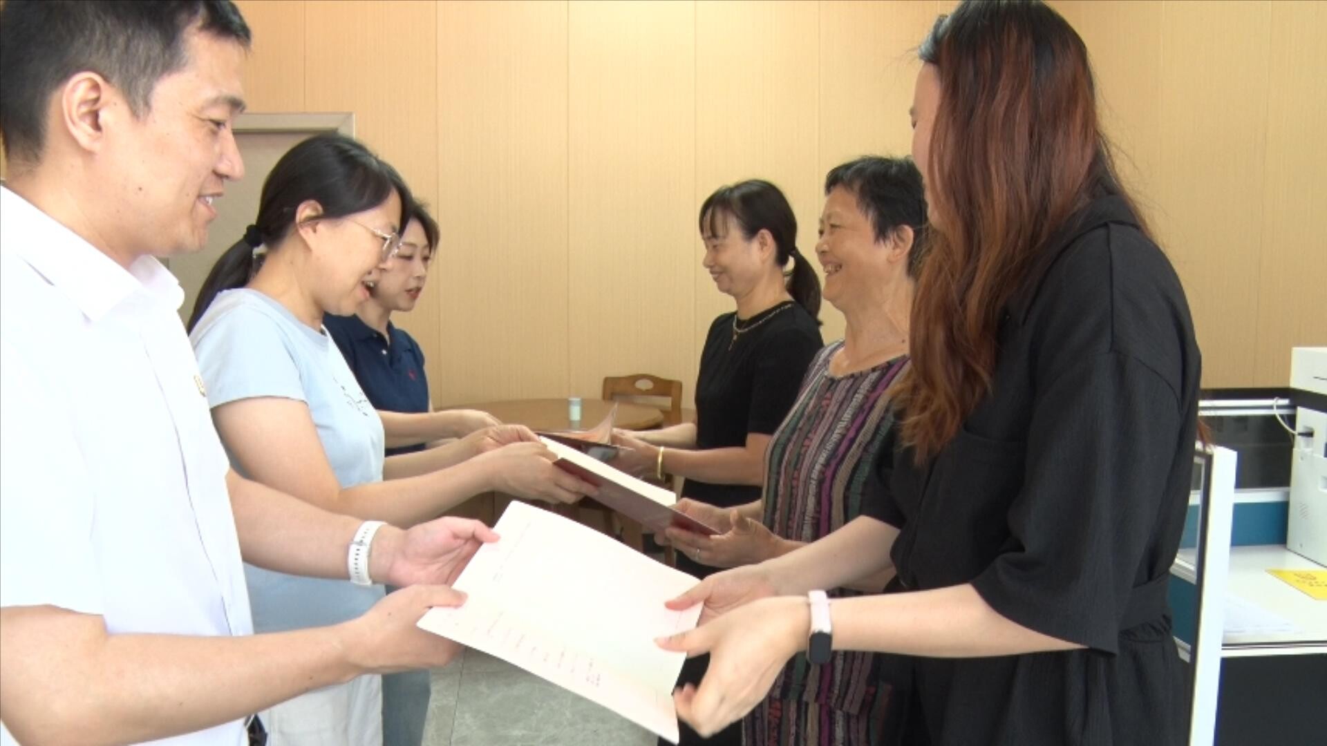 践初心 办实事｜县不动产登记中心：专项攻坚+上门服务 解小区业主办证难题