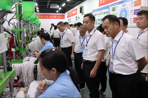“行走的课堂”为我县科级干部成长赋能蓄力——县委党校2025年科干三班开展“沉浸式”现场教学