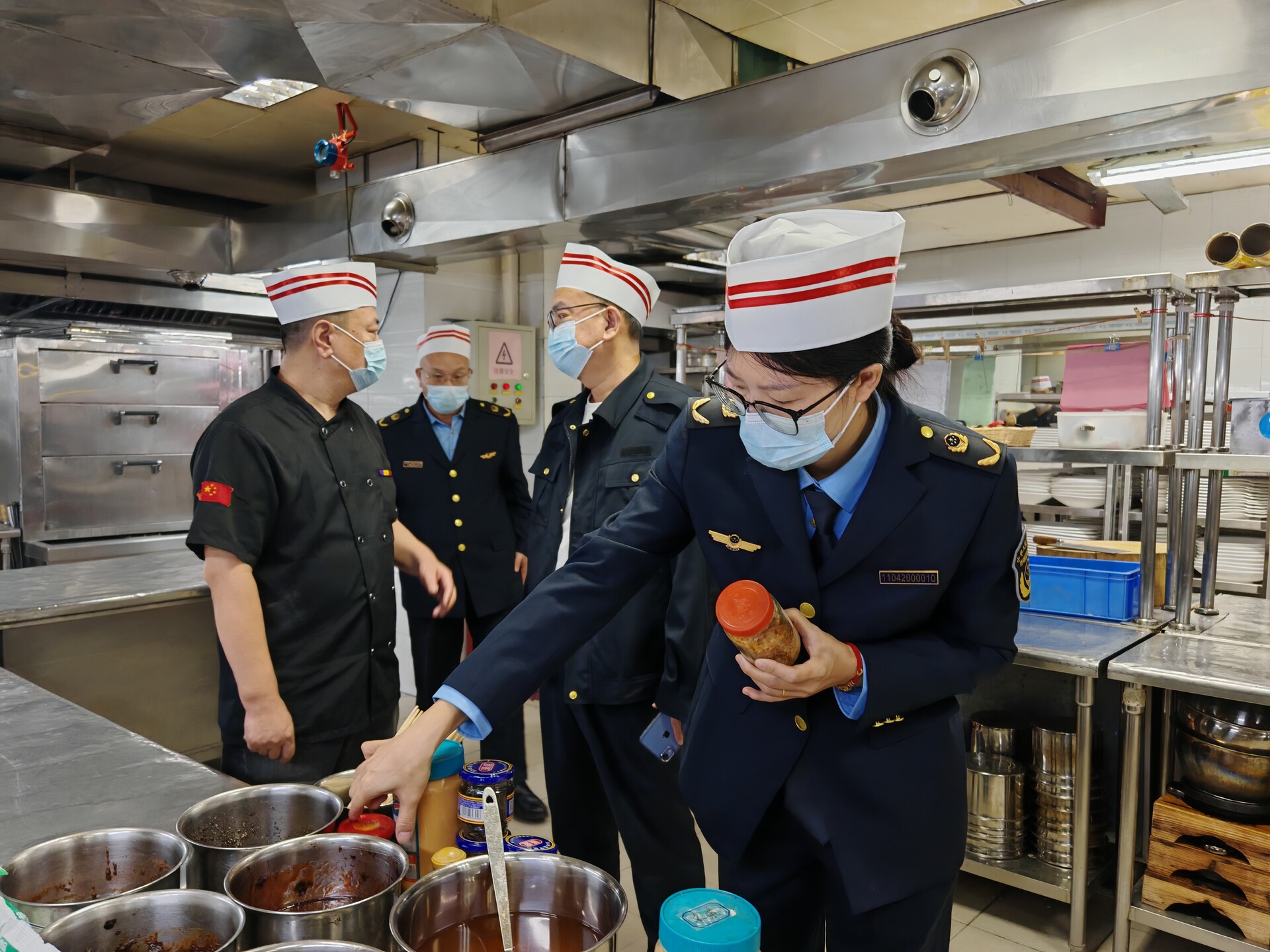 县市监局开展国庆假期前酒店住宿业“顽瘴痼疾”专项执法检查行动
