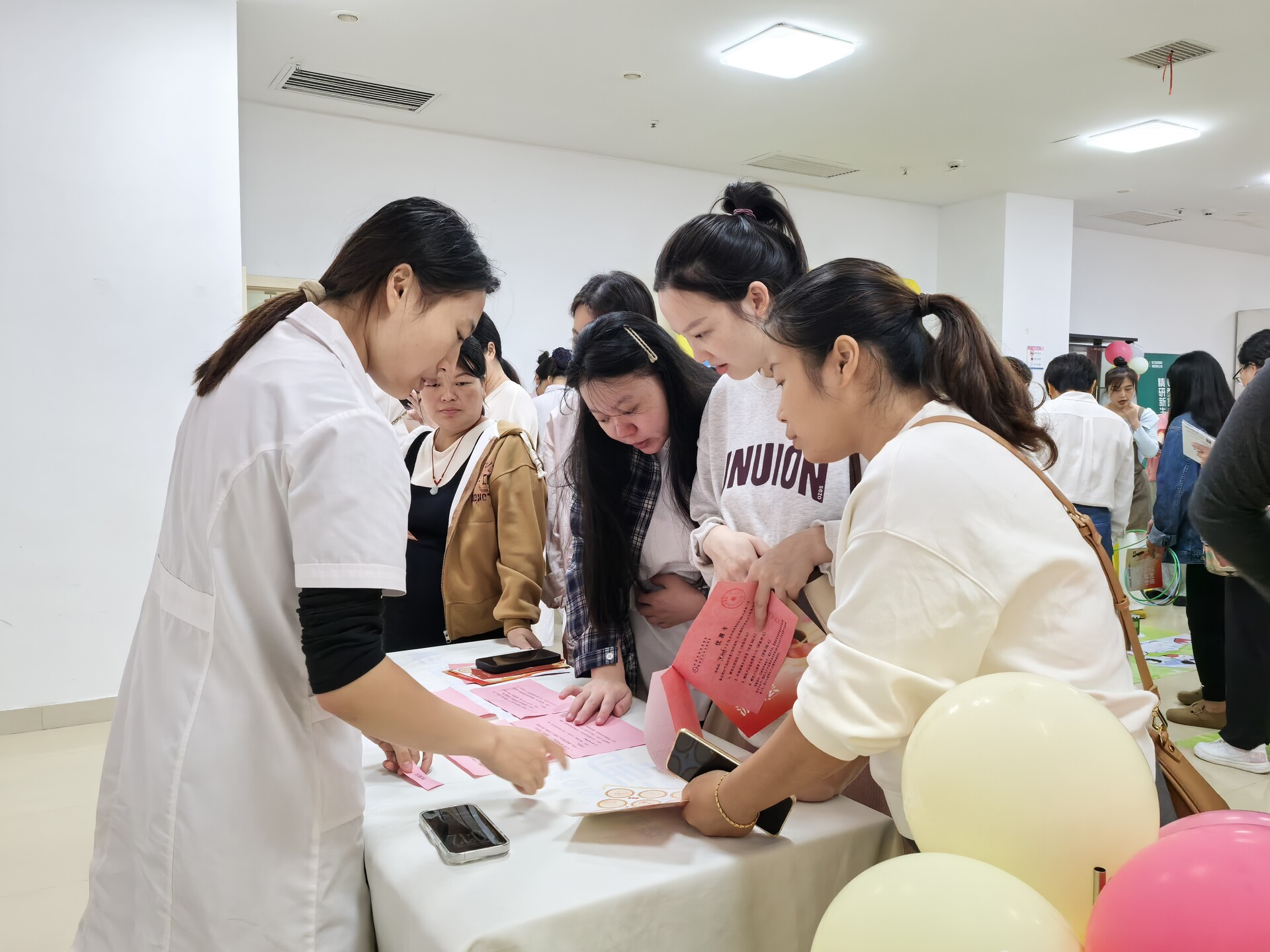 县妇幼保健院举办“迎双节·好孕圆”主题活动