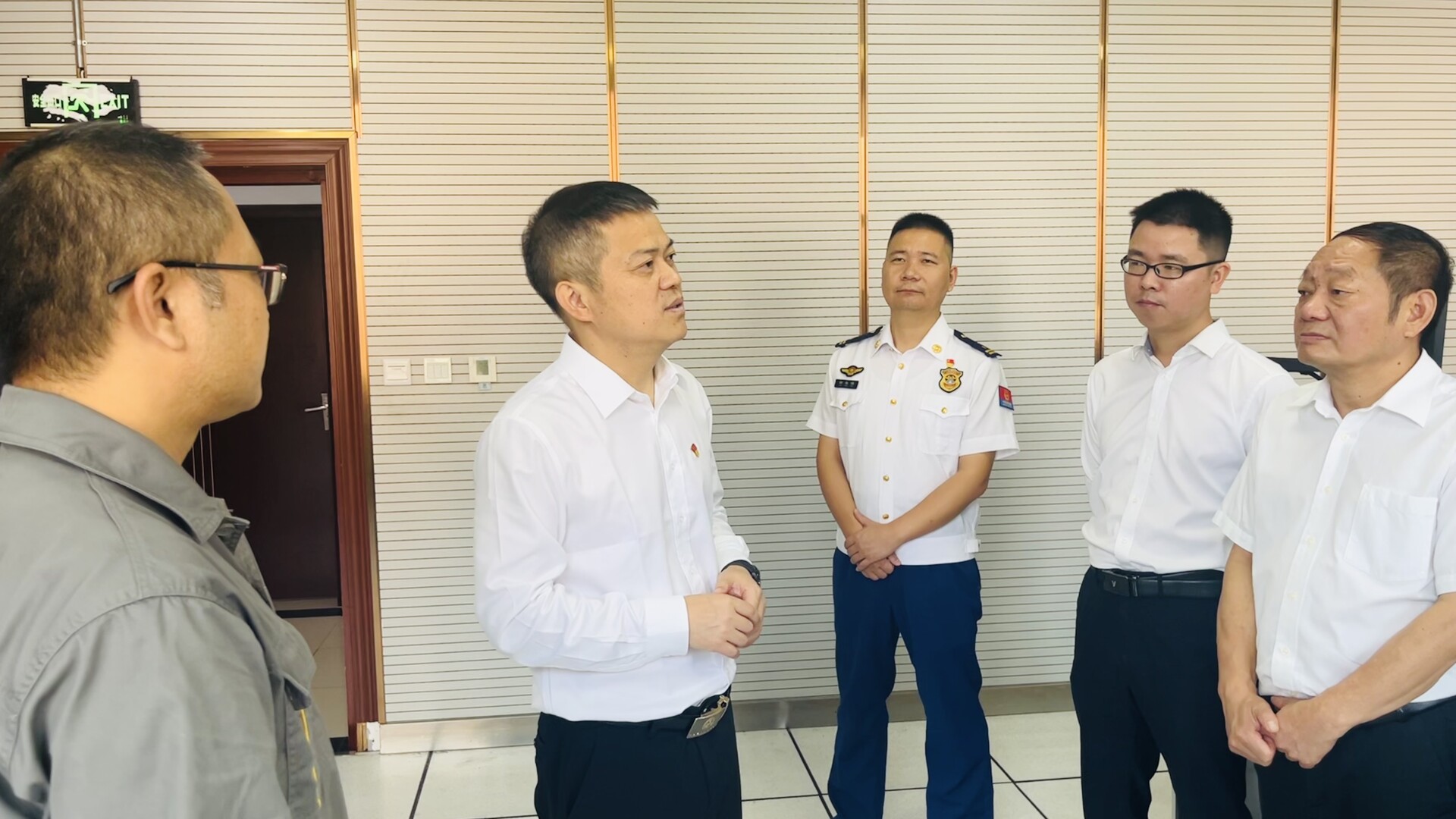 巫初华督导检查“双节”期间供水供电保障暨安全生产工作