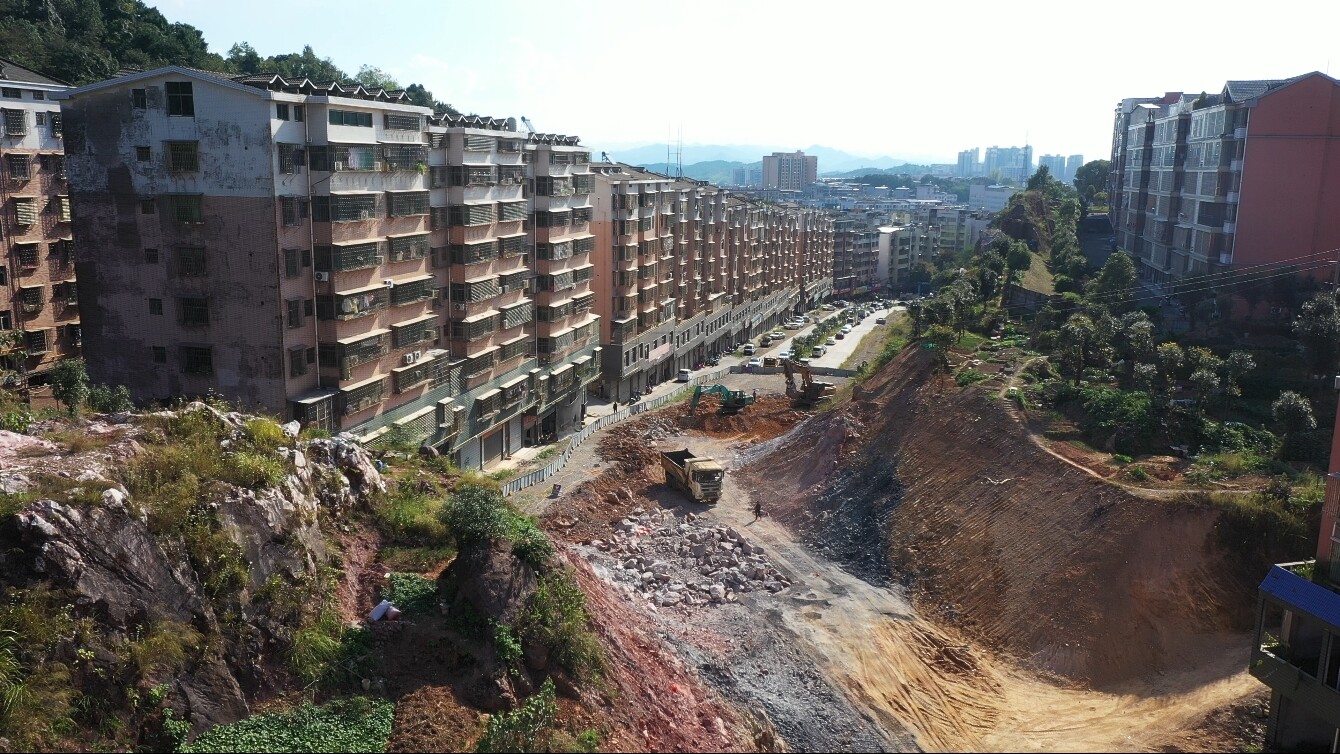 深入推进“六大新行动” 全面实施“七大攻坚”丨塔背路建设提速攻坚  预计12月实现全线贯通