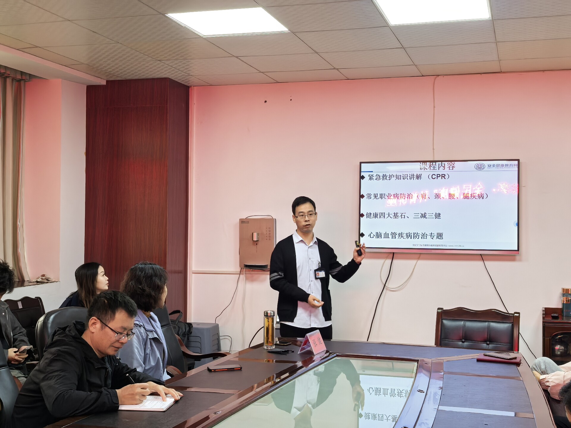 县融媒体中心举办2025年“共建共享  全民健康”科普讲座