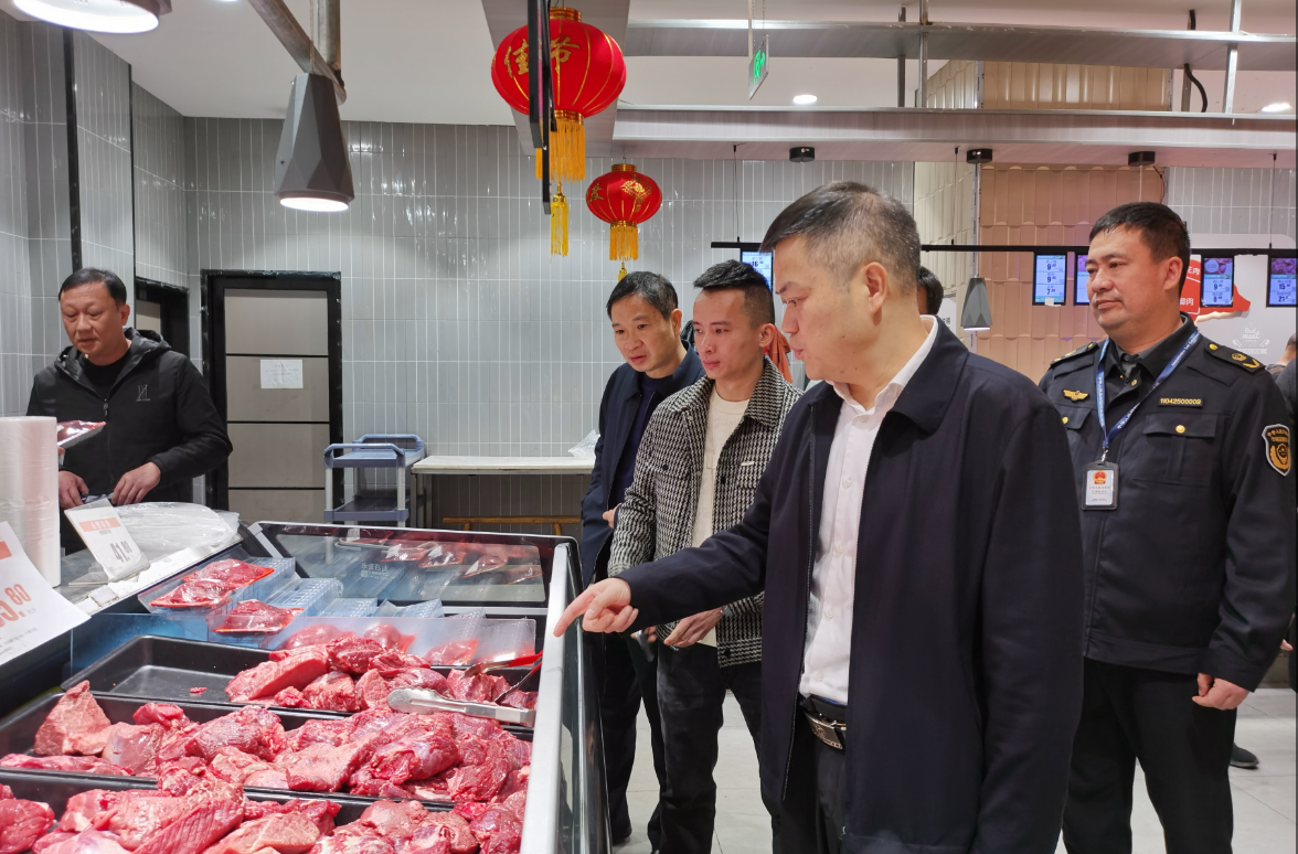 巫初华督导检查食品安全“两个责任”落实情况暨校园安全工作