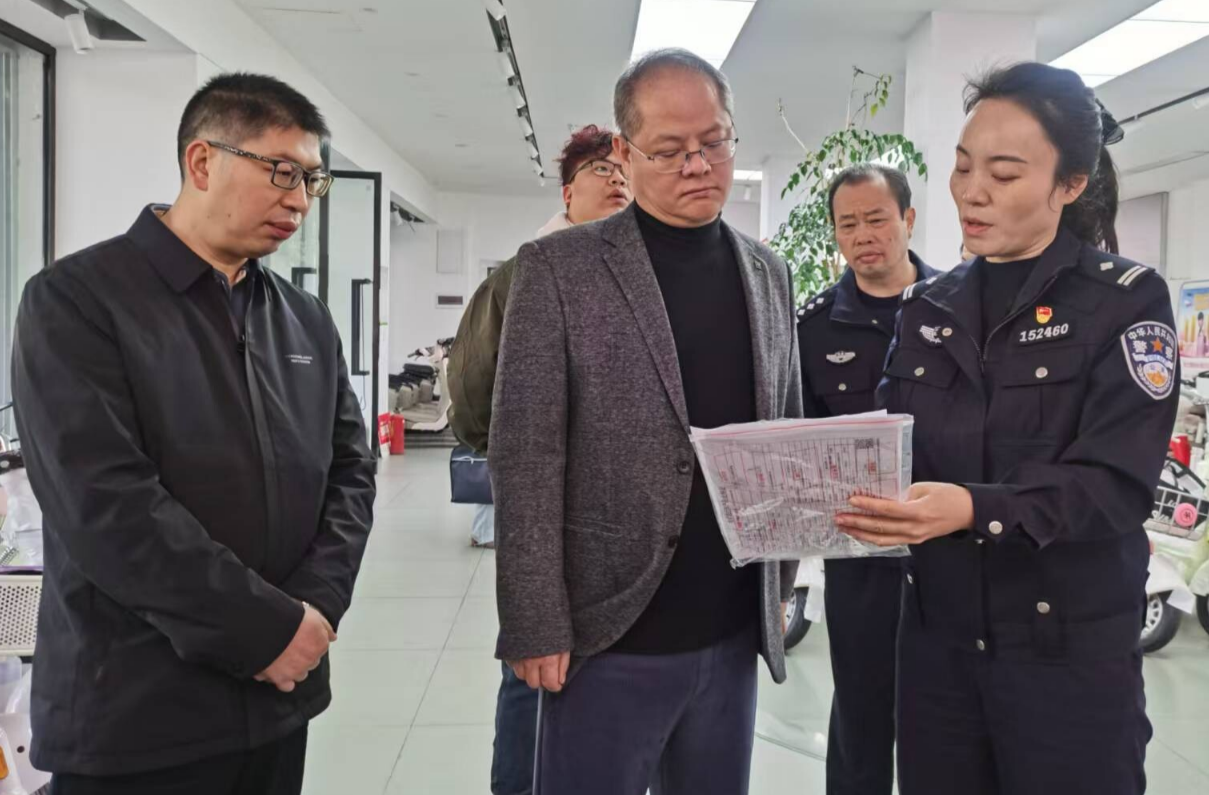 市人大常委会来我县开展立法调研