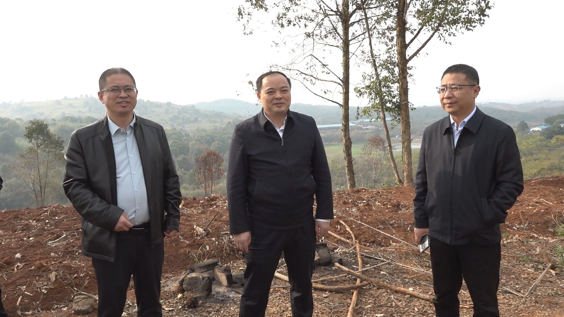 李志强践行“四下基层”开展巡田、巡河、巡林暨“走找想促”活动