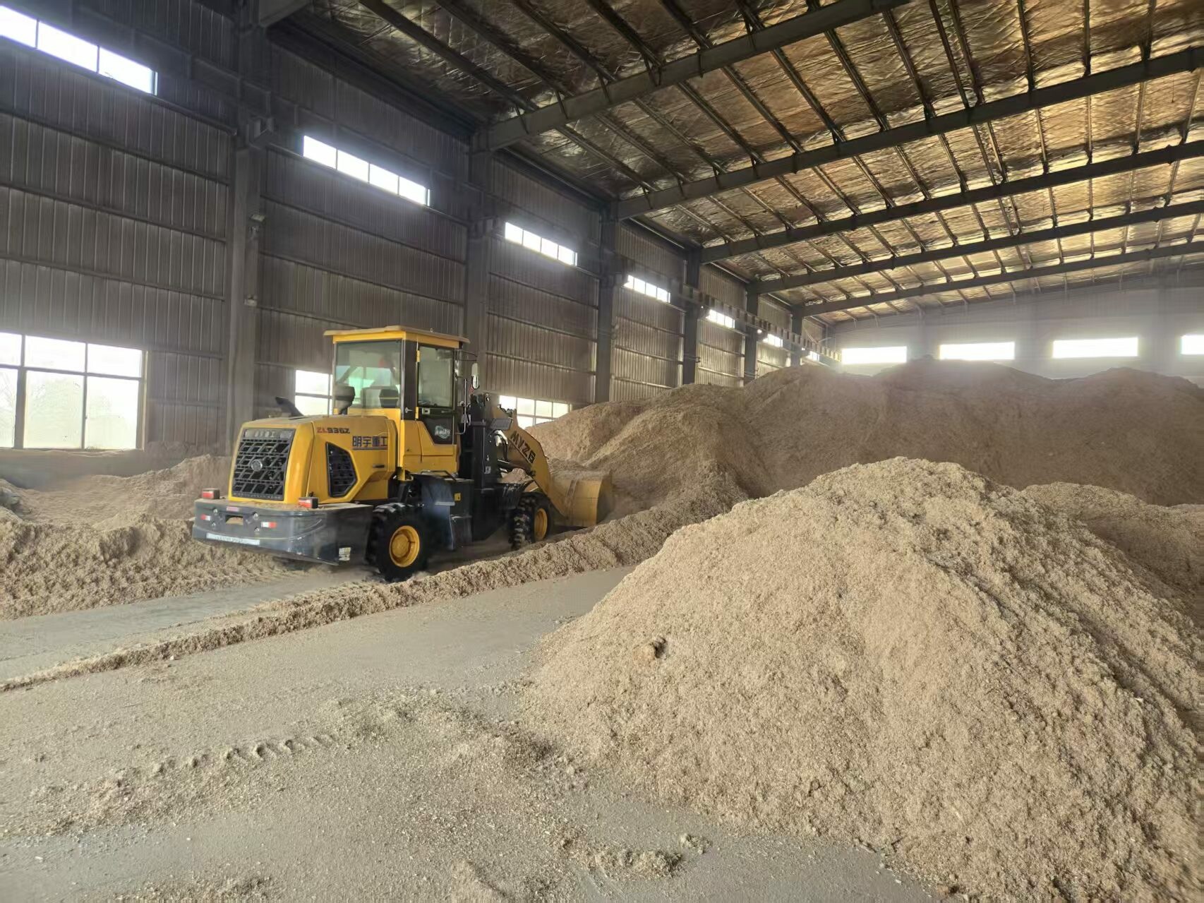 鸿运烤烟合作社拓宽增收路 为1100余名烟农年末分红