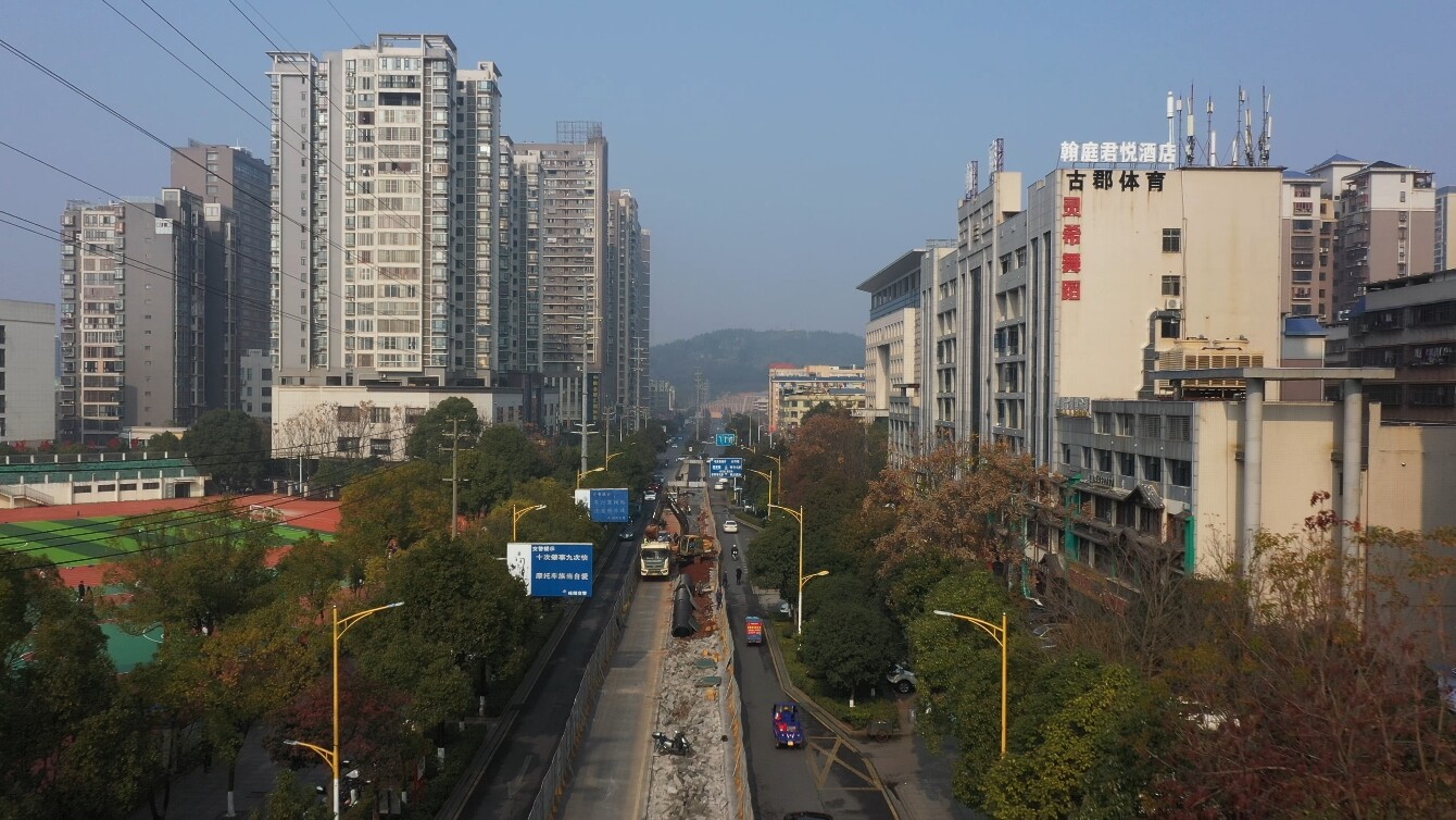 深入推进“六大新行动” 全面实施“七大攻坚”丨文化路排水防涝管网改造加速推进   预计1月底主管道将铺设完成