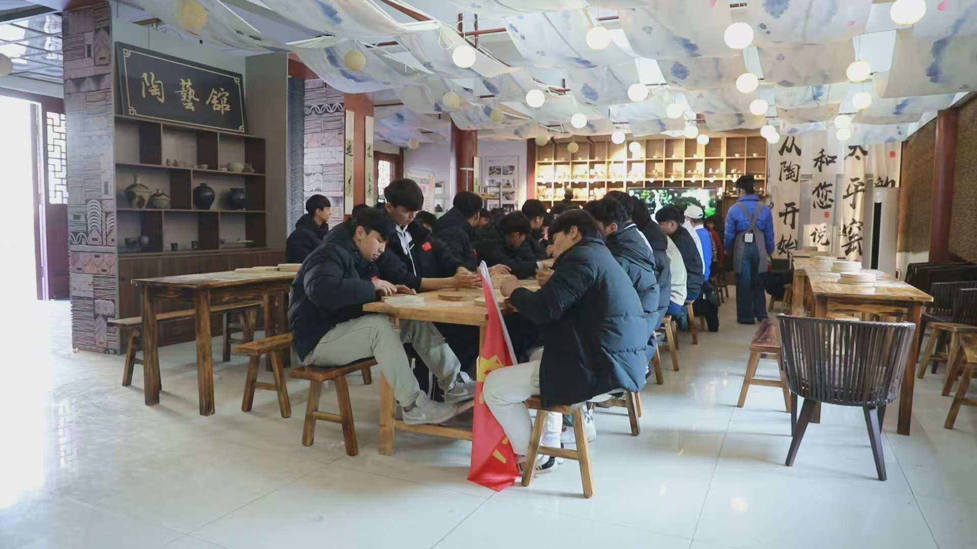 深圳市第二职业技术学校新疆中职班来我县开展研学活动