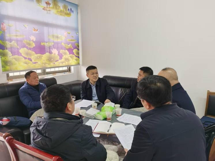 巫初华到乡镇调研督导当前重点工作