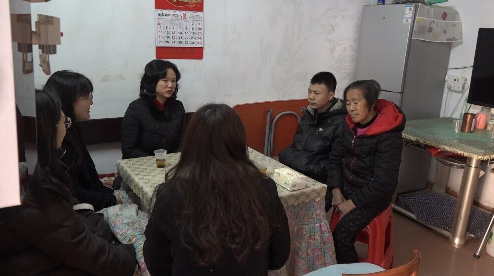 市妇联来我县开展“出手吧姐姐温暖2025”春节前走访慰问活动