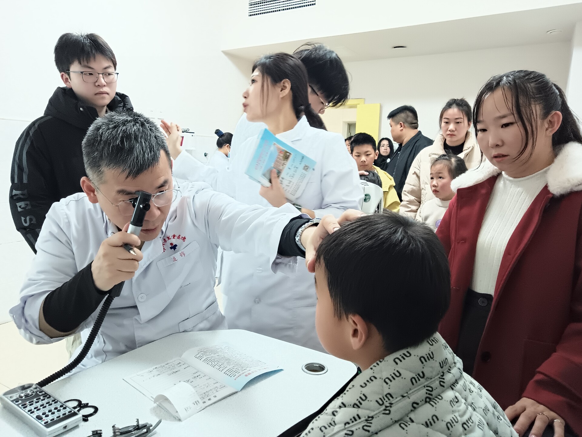 县妇幼保健院开展眼视光健康义诊活动