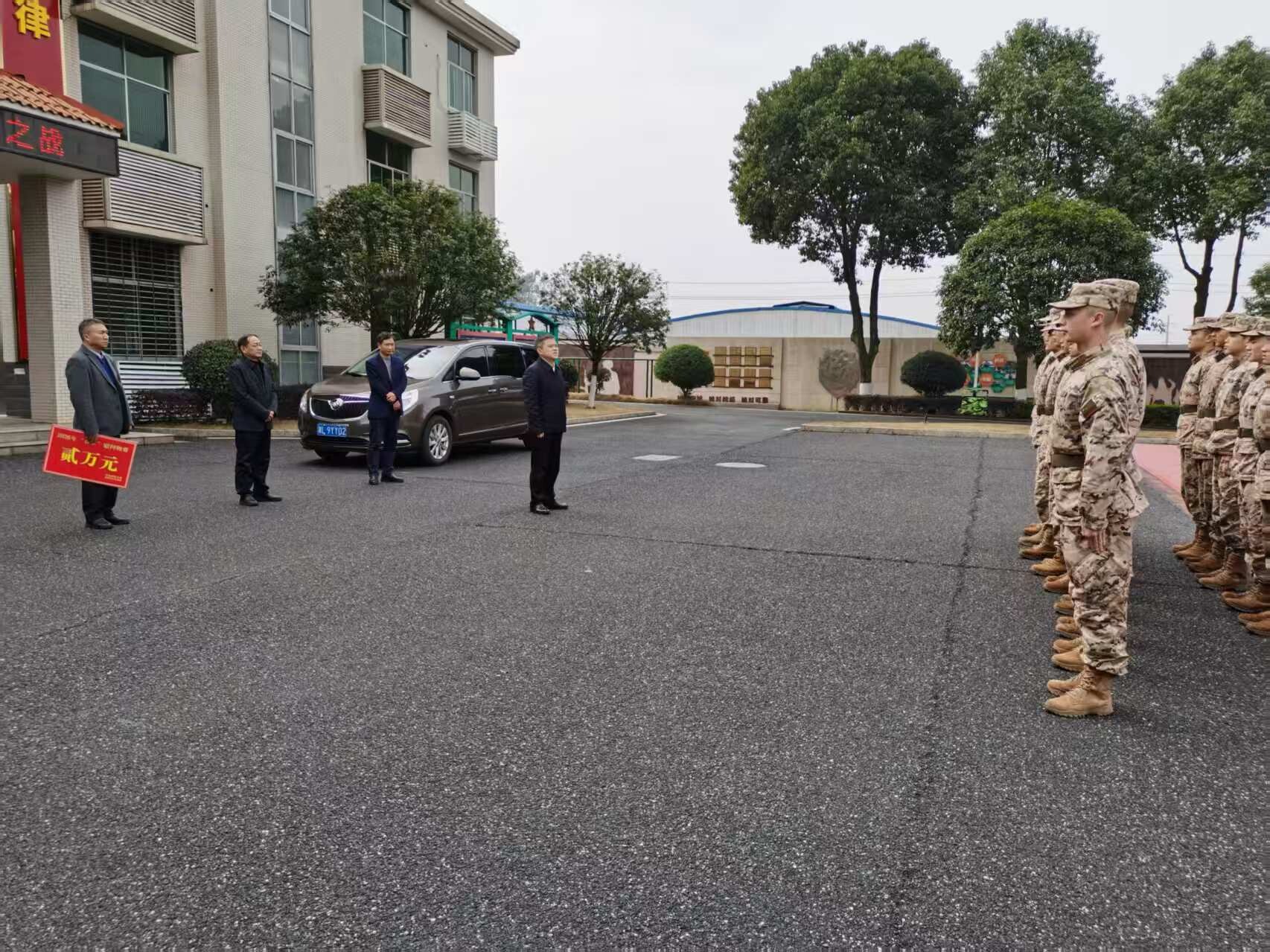 巫初华、李志强开展春节前走访慰问活动