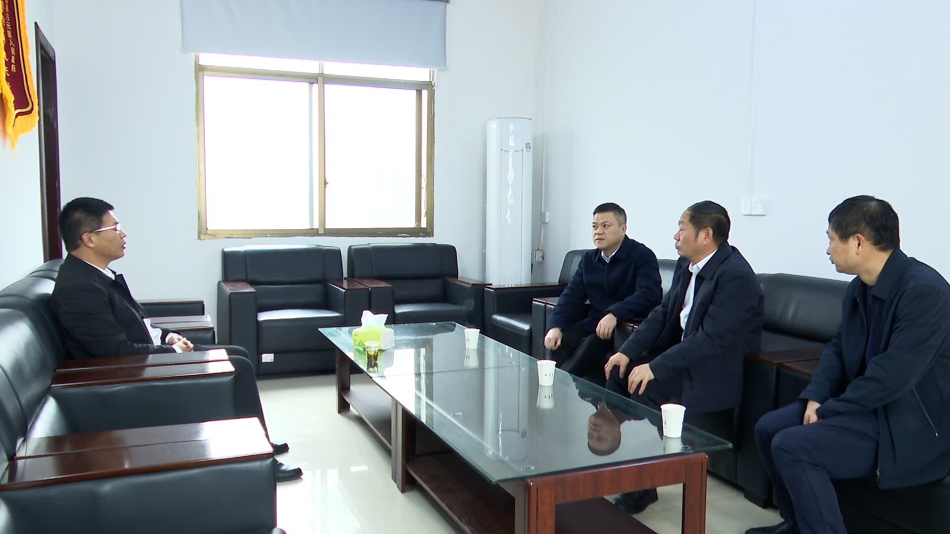 巫初华到乡镇督导暗访重点工作