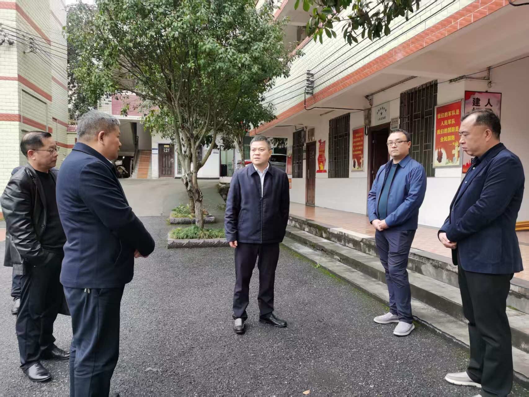 巫初华调研督导基层治理工作