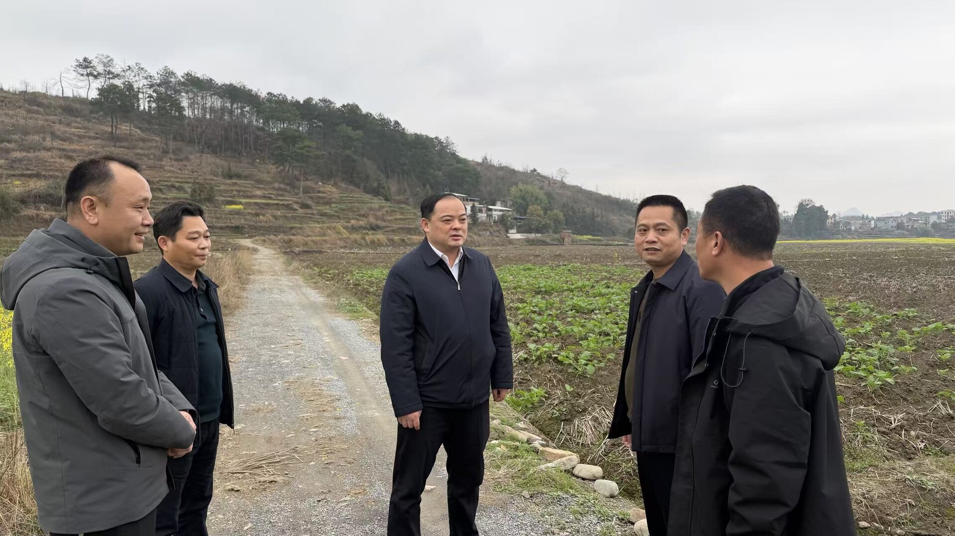 李志强践行“四下基层”调研高标准农田建设和春耕备耕等工作暨开展“走找想促”活动