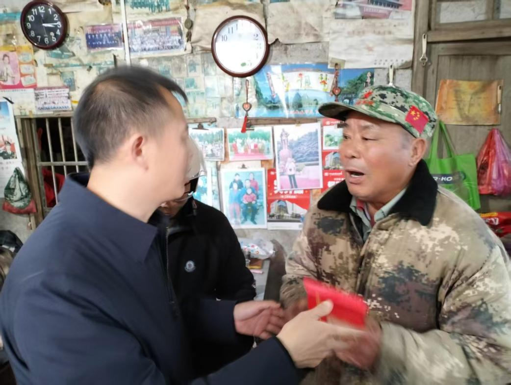 塘市镇暖心帮扶老兵