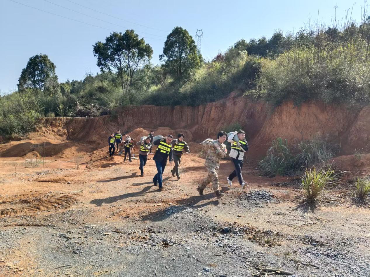 鹿峰街道：开展防汛综合演练  兵民联动筑牢安全防线