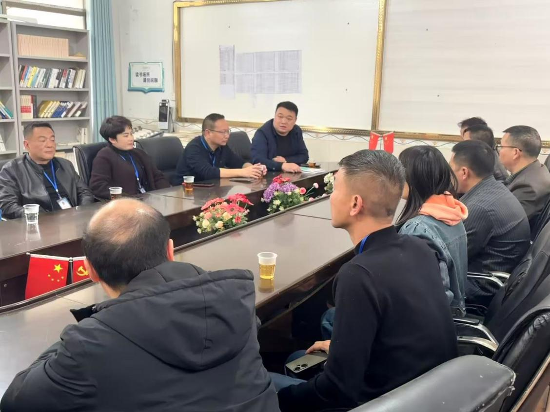 人大代表进校园 安全护航促成长 —— 四里镇人大组织代表开展校园安全专题调研