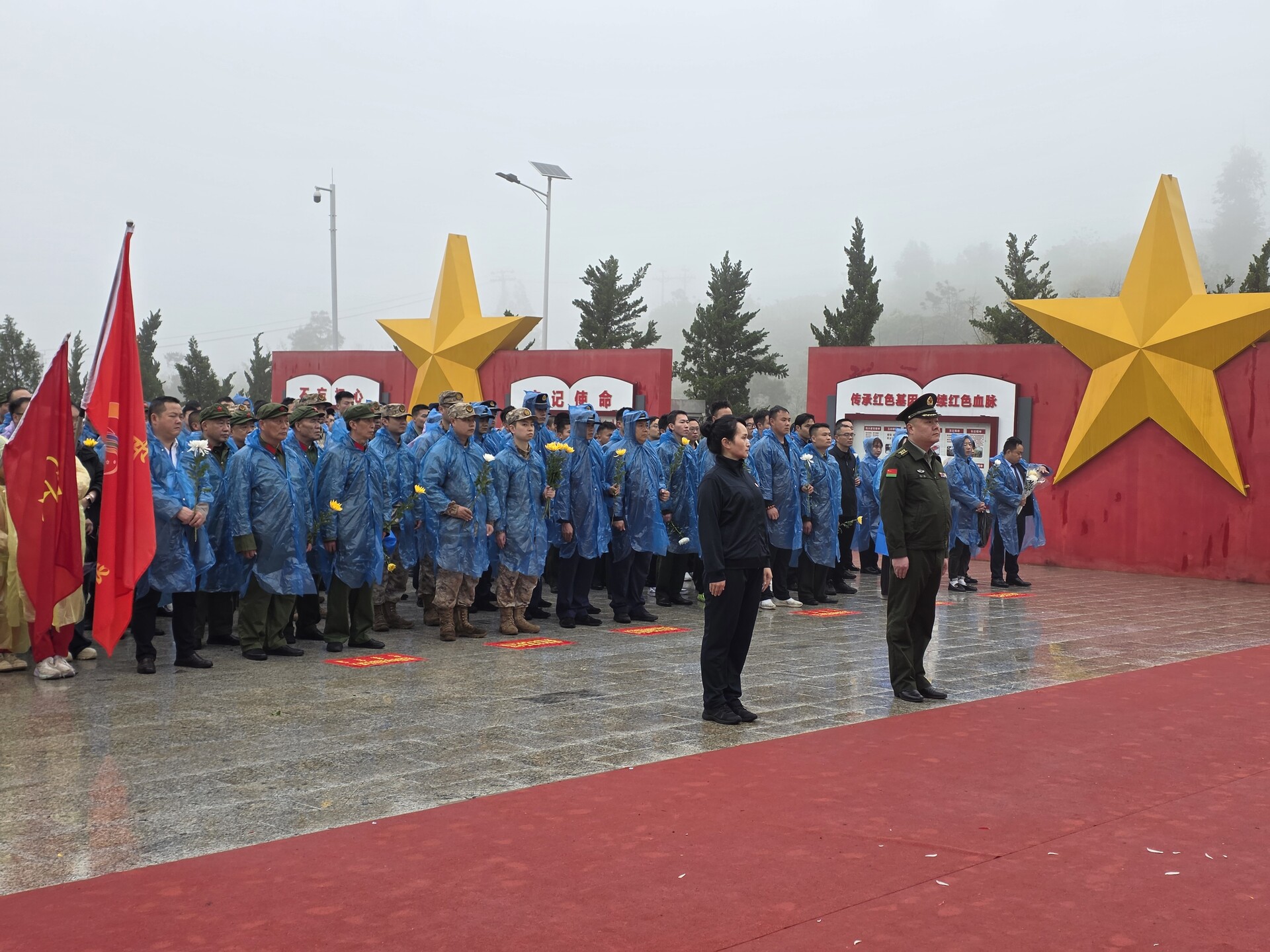 我县举行2026年清明祭扫活动 追寻红色记忆 传承精神血脉