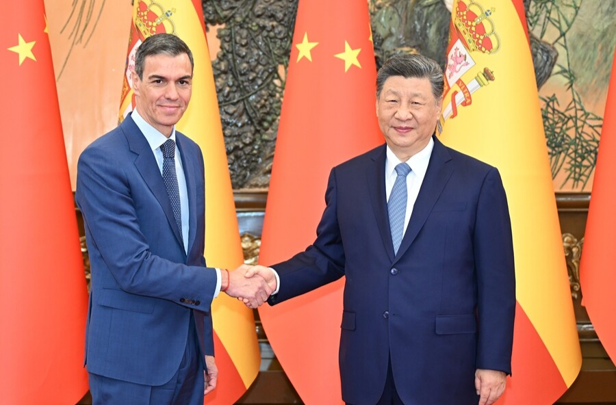 习近平会见西班牙首相桑切斯